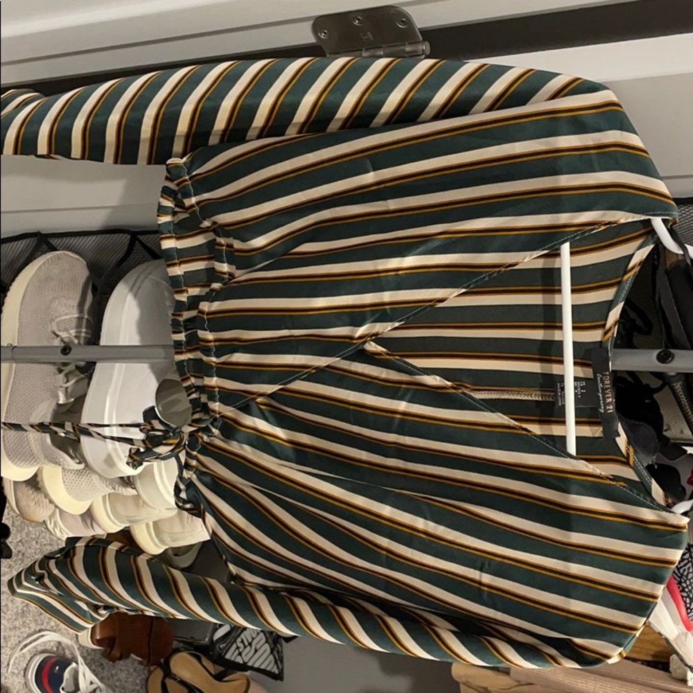 Cropped long sleeve blouse!